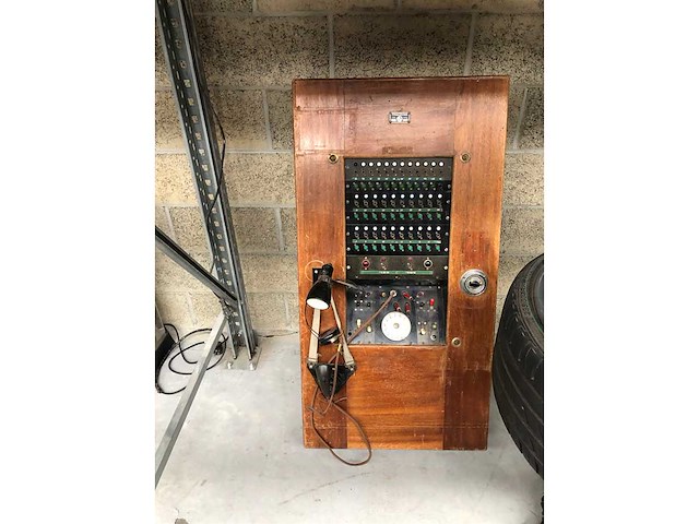 Centrale de téléphone en bois type 147 paris - decorative object - afbeelding 5 van  5