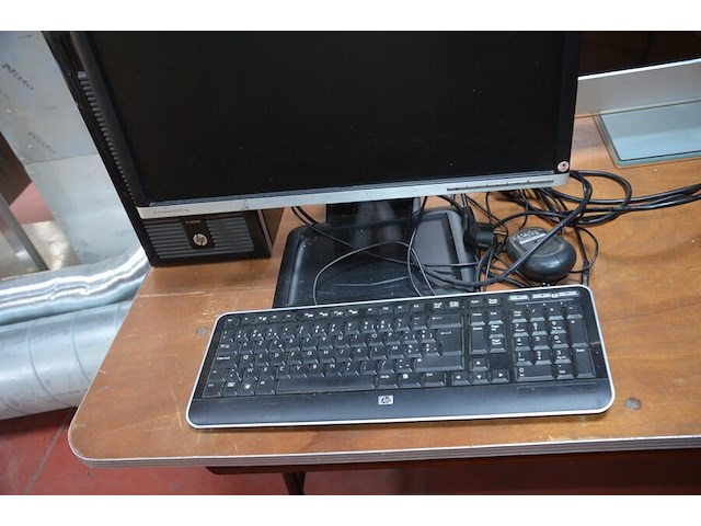 Centrale eenheid hp prodeck 400g1 mt , monitor hp la2205wg, toetsenbord en muis, flatscreen jvc lt32ha45u (4) - afbeelding 7 van  11