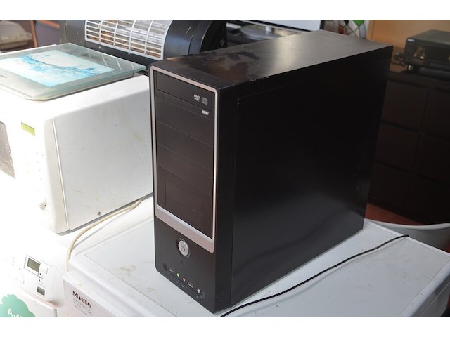 Centrale eenheid, monitor iilyama e2483hsu, microgolfoven sharp, personenweegschaal, elektrische verwarming - afbeelding 5 van  8