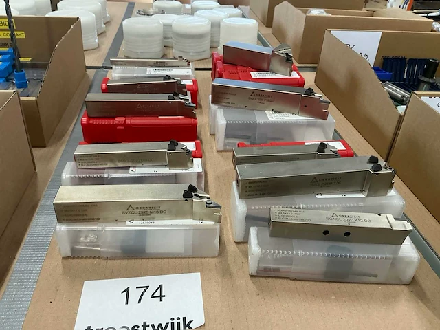 Ceratizit draaibeitel uitwendig met directe koeling (17x) - afbeelding 1 van  5