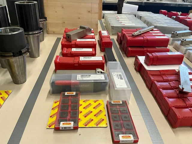 Ceratizit en sandvik draaibeitel uitwendig (8x) - afbeelding 1 van  7