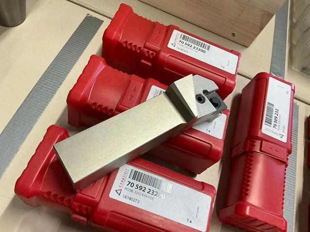 Ceratizit en sandvik draaibeitel uitwendig (8x) - afbeelding 3 van  7