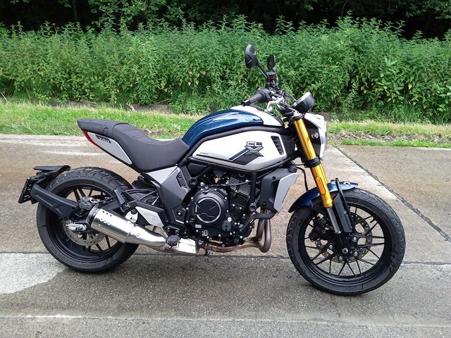 Cf moto - cf 700 cl x - motorfiets - afbeelding 1 van  9