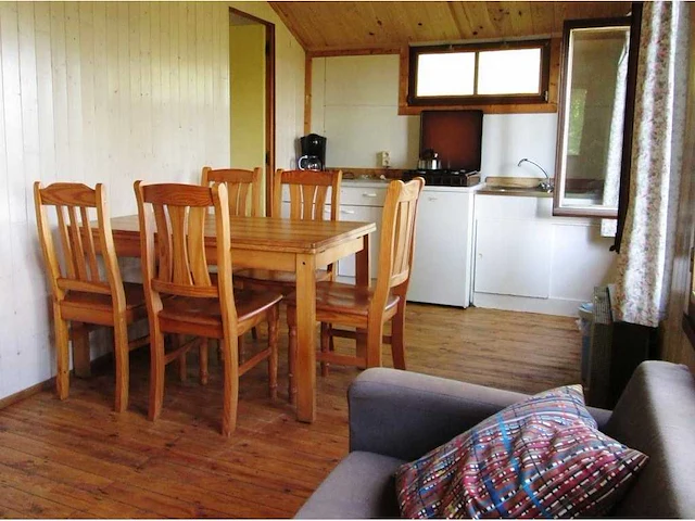 Chalet 6 pers + inboedel - afbeelding 4 van  11