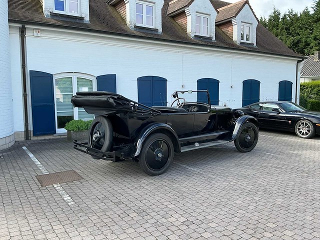 Chalmers touringcar 35 c oldtimer - afbeelding 34 van  44