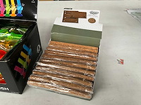 Champ diverse rookwaren accessoires in display - afbeelding 4 van  5