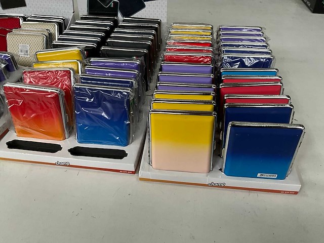 Champ diverse sigaretten cases (84x) - afbeelding 2 van  9