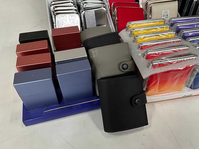 Champ diverse sigaretten cases (84x) - afbeelding 5 van  9