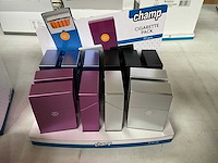 Champ diverse sigaretten cases in display - afbeelding 5 van  6