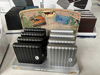 Champ diverse sigaretten cases in display - afbeelding 2 van  3