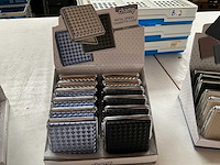 Champ diverse sigaretten cases in display - afbeelding 4 van  5