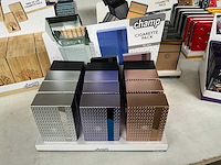 Champ diverse sigaretten cases in display - afbeelding 5 van  10