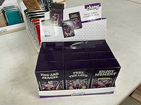 Champ diverse sigaretten cases in display - afbeelding 10 van  10