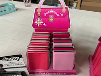 Champ diverse sigaretten cases in display - afbeelding 8 van  8
