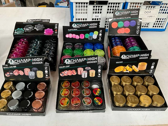 Champ high diverse grinders in display - afbeelding 1 van  7