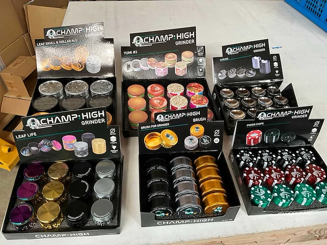 Champ high diverse grinders in display - afbeelding 1 van  7