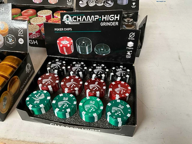 Champ high diverse grinders in display - afbeelding 2 van  7