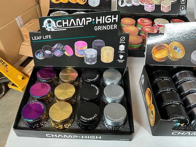 Champ high diverse grinders in display - afbeelding 4 van  7