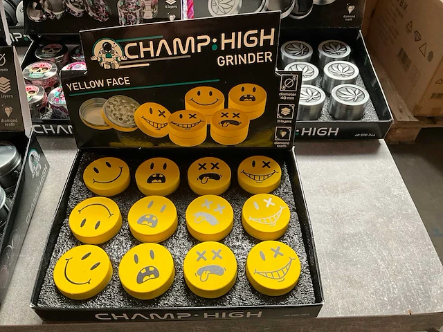 Champ high diverse grinders in display - afbeelding 2 van  8