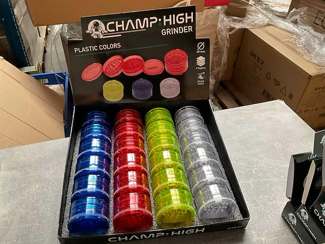 Champ high diverse grinders in display - afbeelding 8 van  8