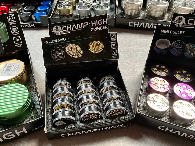 Champ high diverse grinders in display - afbeelding 3 van  9