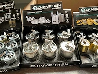 Champ high diverse grinders in display - afbeelding 8 van  9