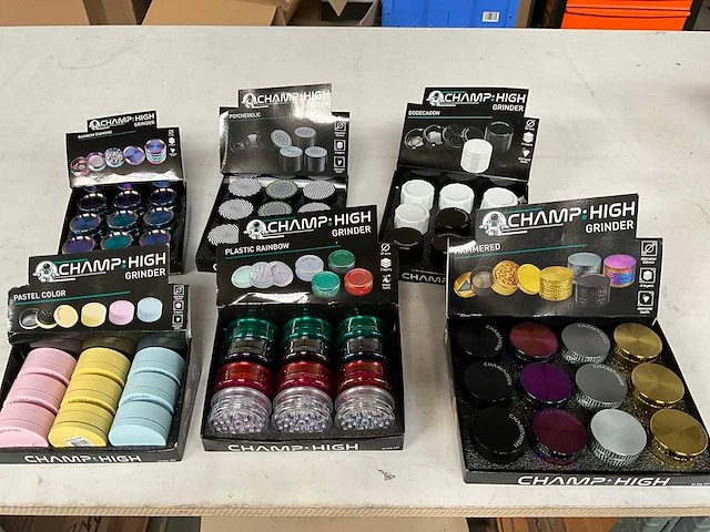 Champ high diverse grinders in display - afbeelding 1 van  7