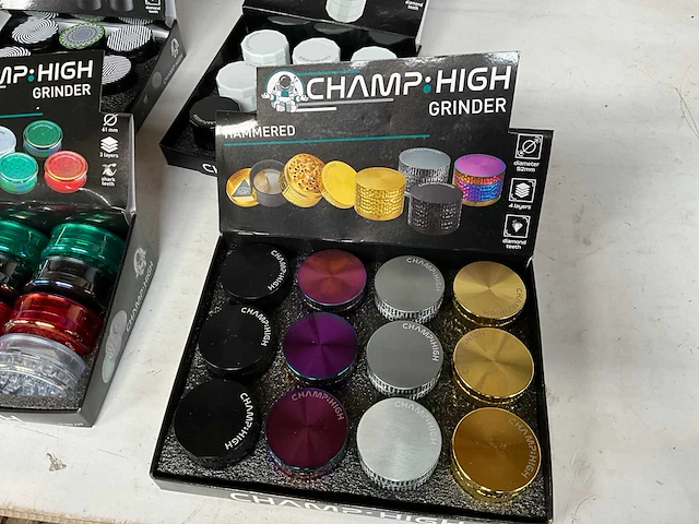 Champ high diverse grinders in display - afbeelding 2 van  7