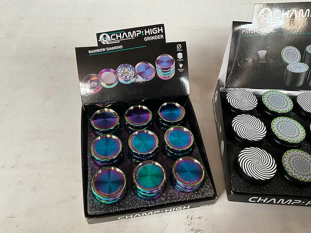 Champ high diverse grinders in display - afbeelding 5 van  7