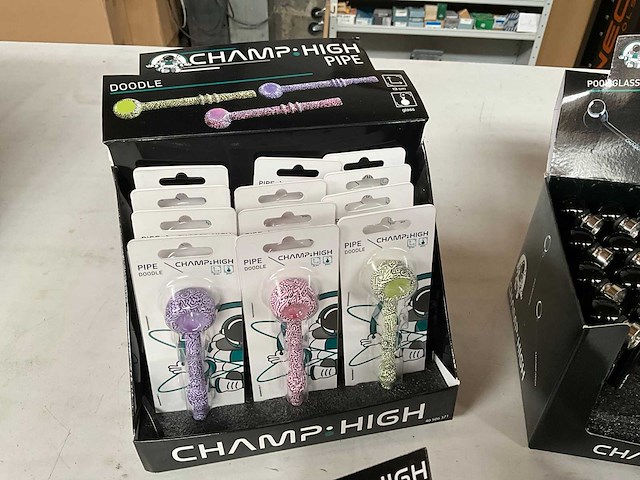 Champ high diverse pijpen in display - afbeelding 2 van  7