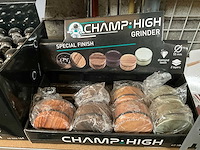 Champ high diverse rookwaren in display - afbeelding 5 van  6