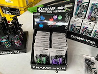 Champ high diverse rookwaren in display - afbeelding 3 van  7