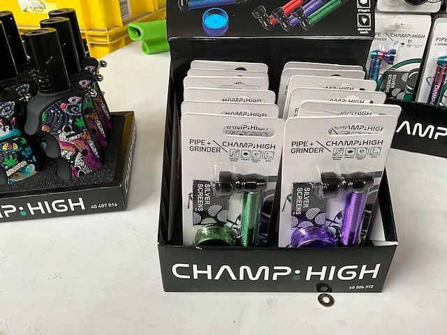 Champ high diverse rookwaren in display - afbeelding 4 van  7