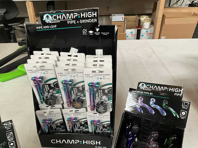 Champ high diverse rookwaren in display - afbeelding 5 van  7