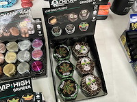 Champ high mix kavel diverse grinders in display - afbeelding 7 van  11