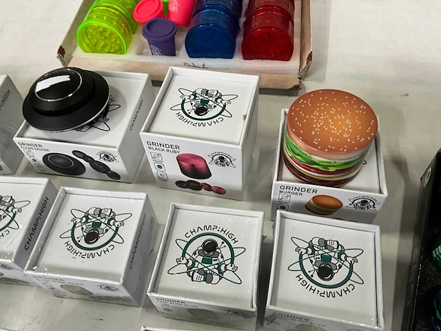 Champ high mix kavel diverse grinders - afbeelding 6 van  8