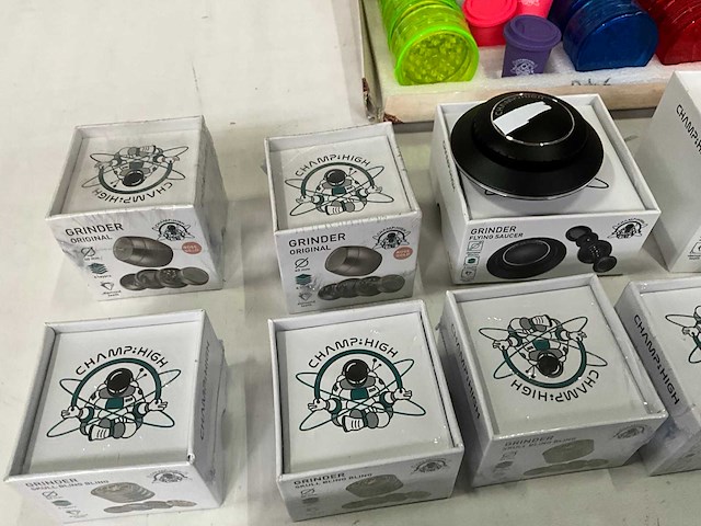 Champ high mix kavel diverse grinders - afbeelding 7 van  8