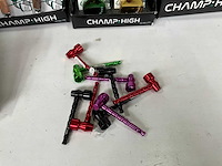 Champ high mix kavel diverse pijpen in display - afbeelding 7 van  7