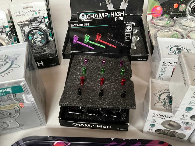 Champ high mix kavel diverse rookwaren - afbeelding 2 van  12