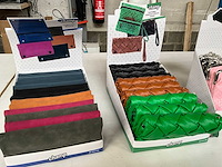 Champ mix kavel diverse tabak/sigaret hoesjes in display - afbeelding 3 van  7