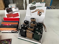 Champ mix kavel diverse tabak/sigaret hoesjes in display - afbeelding 7 van  7