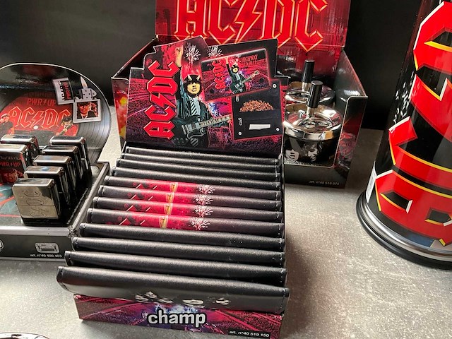 Champ mix kavel rookwaren in display thema ac/dc - afbeelding 4 van  6
