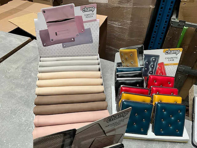 Champ mix kavel sigaret cases in display - afbeelding 2 van  9