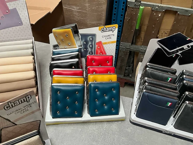 Champ mix kavel sigaret cases in display - afbeelding 3 van  9