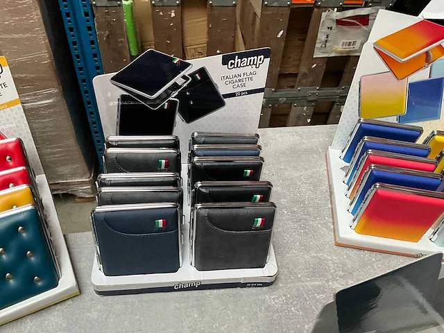 Champ mix kavel sigaret cases in display - afbeelding 4 van  9