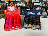 Champ & prof diverse rookwaren accessoires in display - afbeelding 1 van  2