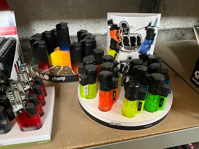 Champ & tokai diverse aanstekers in display - afbeelding 7 van  7