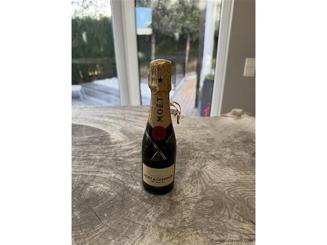 Champagne moët & chandon brut - afbeelding 1 van  1