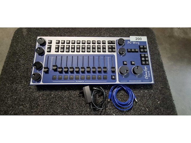 Chamsys - pc wing - lichtmengtafel - afbeelding 1 van  1