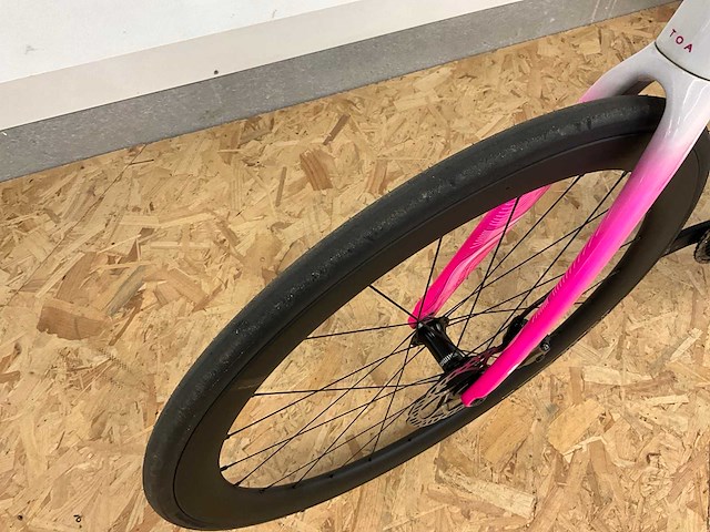 Chapter 2 toa limited edition racefiets - afbeelding 10 van  18